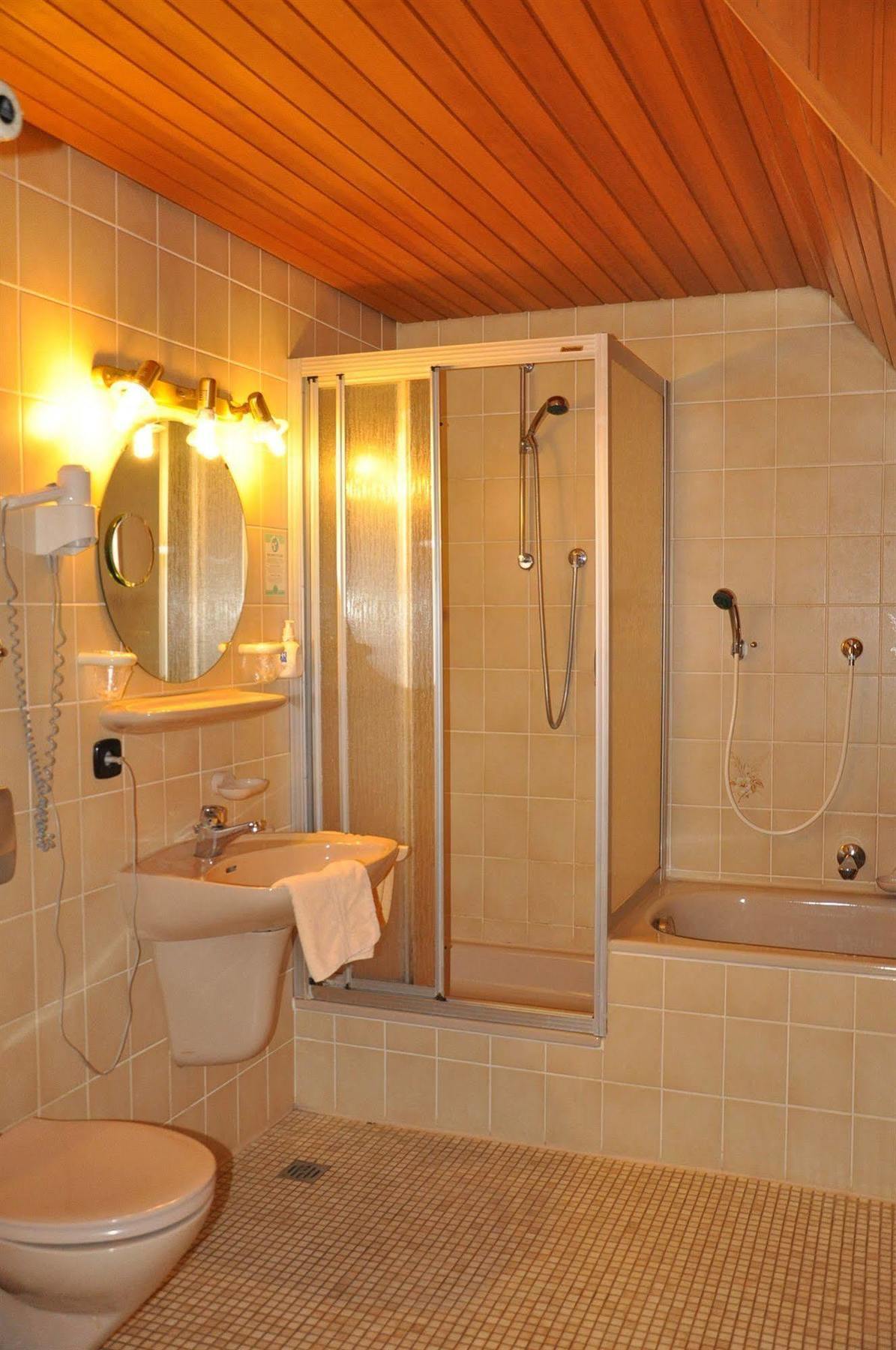 Hotel Und Restaurant Lamm 깅엔안데어브렌츠 외부 사진
